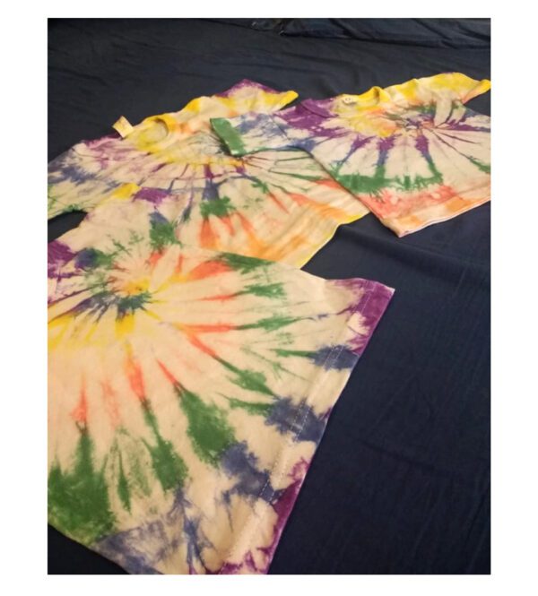 Remera batik multicolor niños/as infancias - Imagen 5